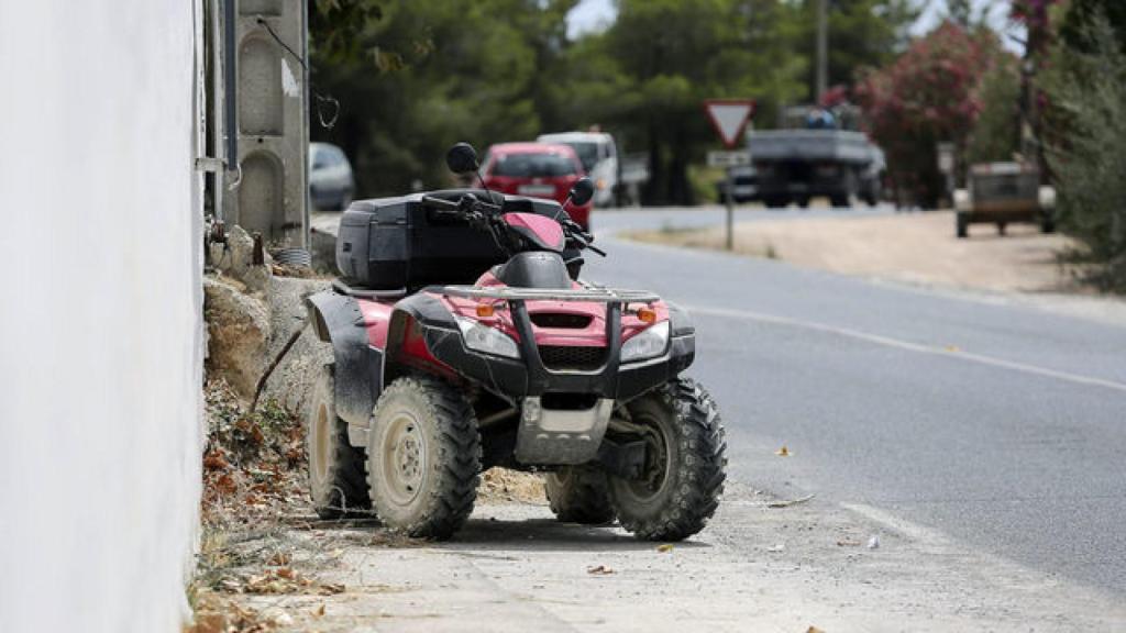 El quad en el que viajaba Ángel Nieto cuando ha tenido el accidente.