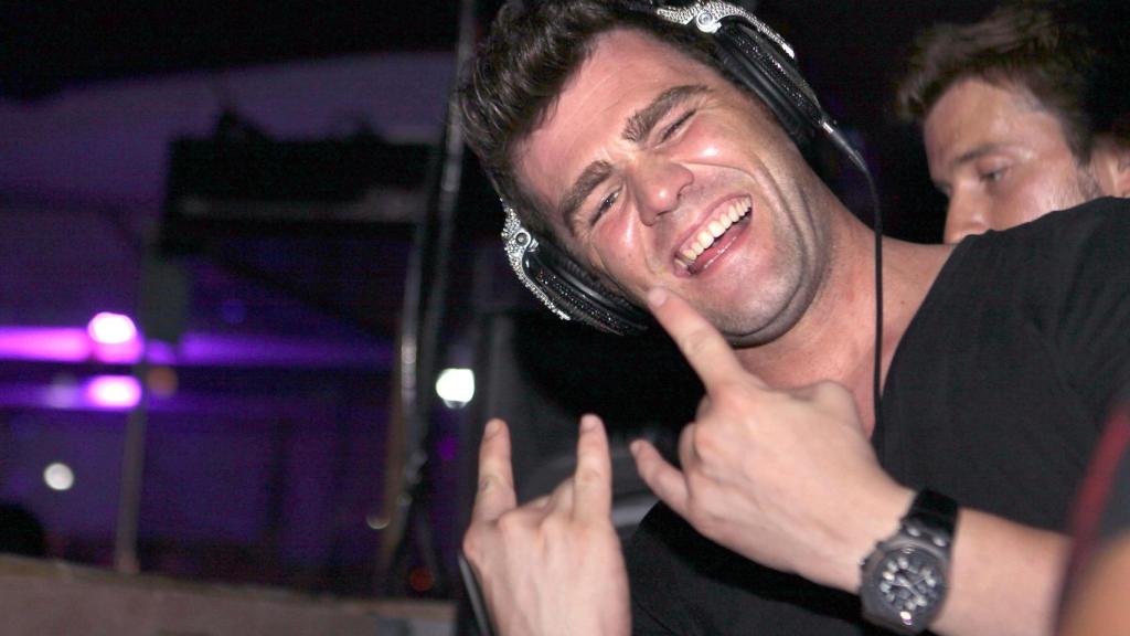 Fonsi Nieto, pinchando música en Ibiza.