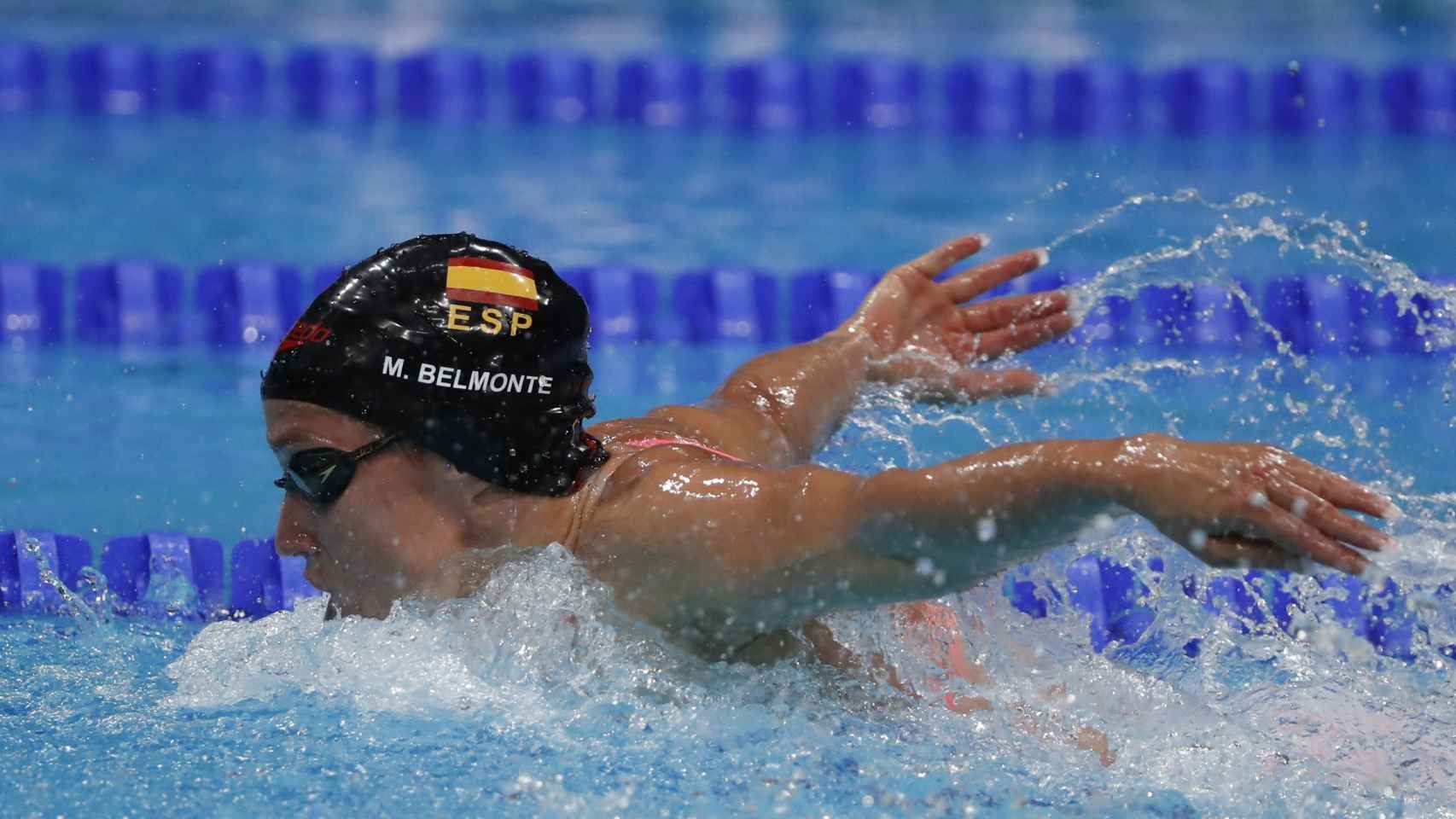 Belmonte nadando durante la final.