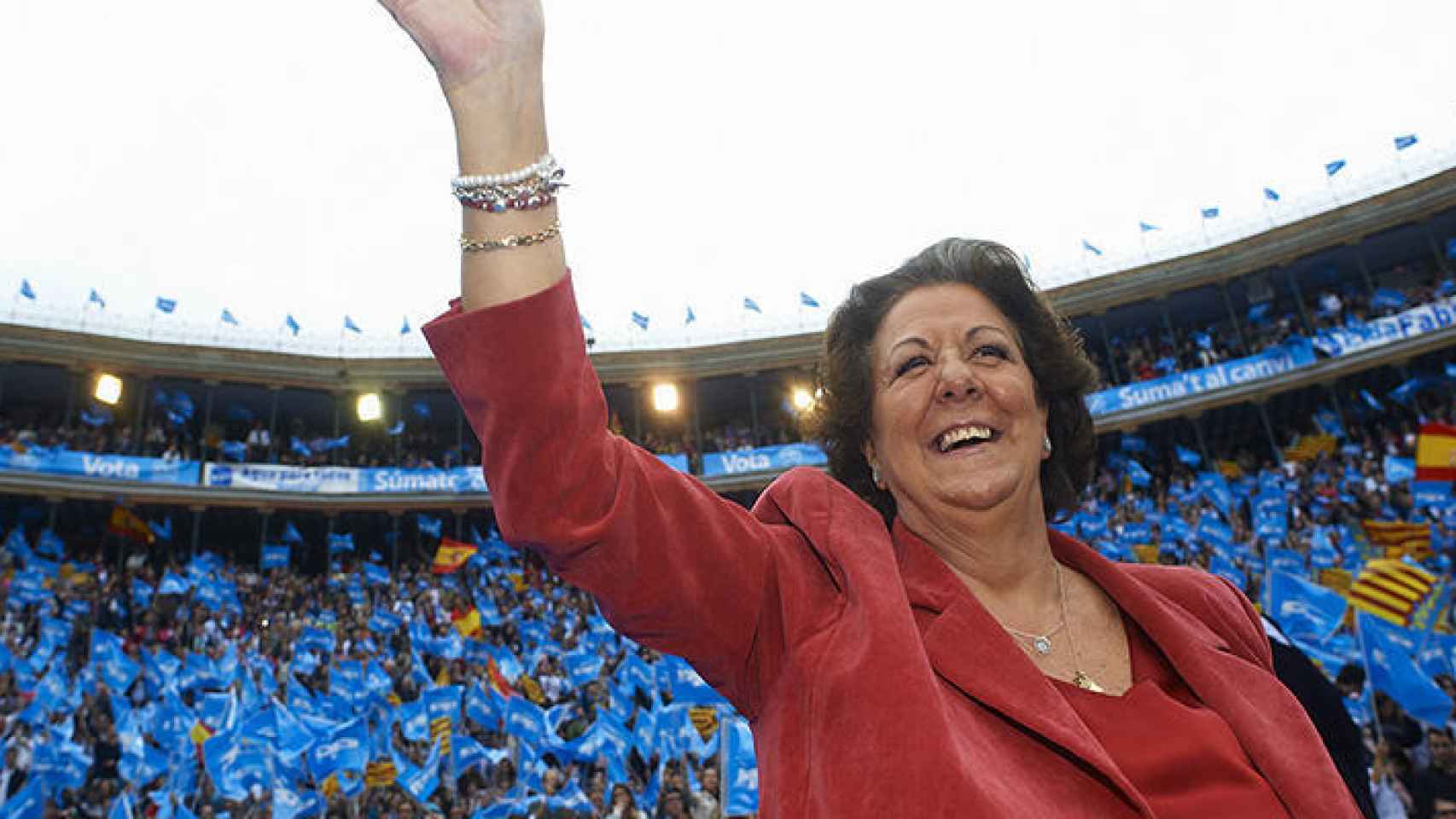 Rita Barberá, en un mitin del PP en Valencia en la campaña de las elecciones municipales del año 2015. En ellas, Rita perdió la alcaldía que había ostentado durante 24 años.