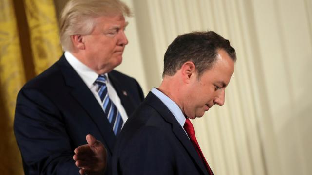 Trump y Priebus el día que este último juró su cargo como jefe de gabinete de la Casa Blanca.