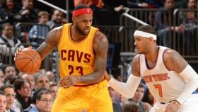 Lebron y Carmelo durante un encuentro de la NBA. Foto nba.com