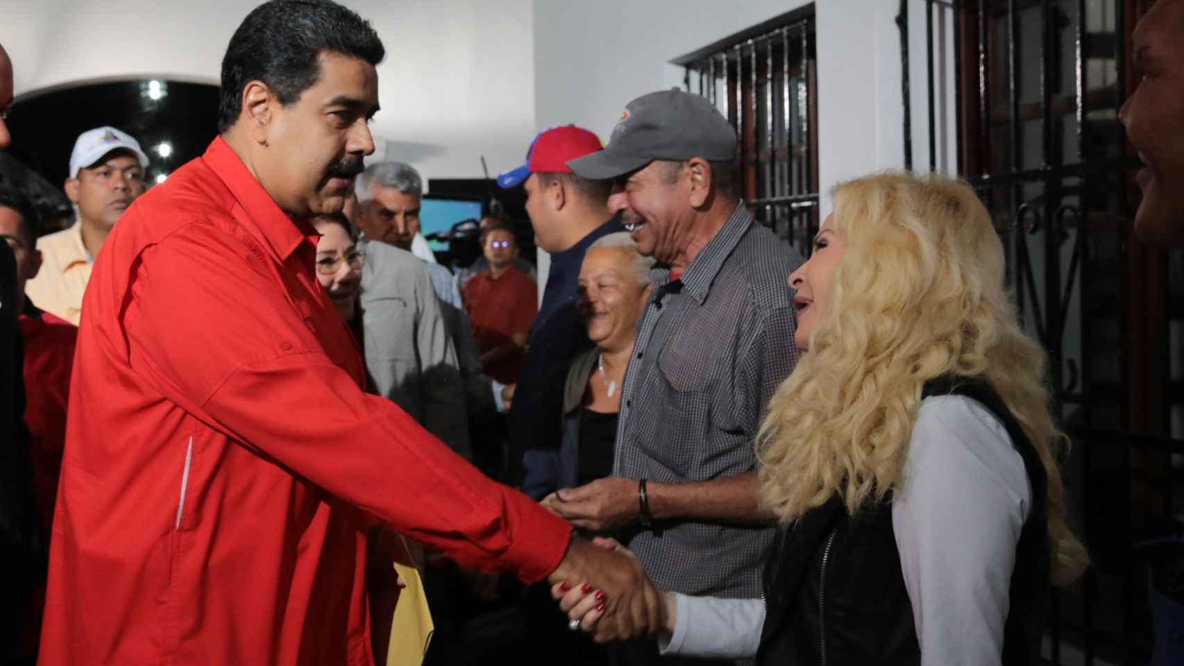 Nicolás Maduro, en el momento de votar.