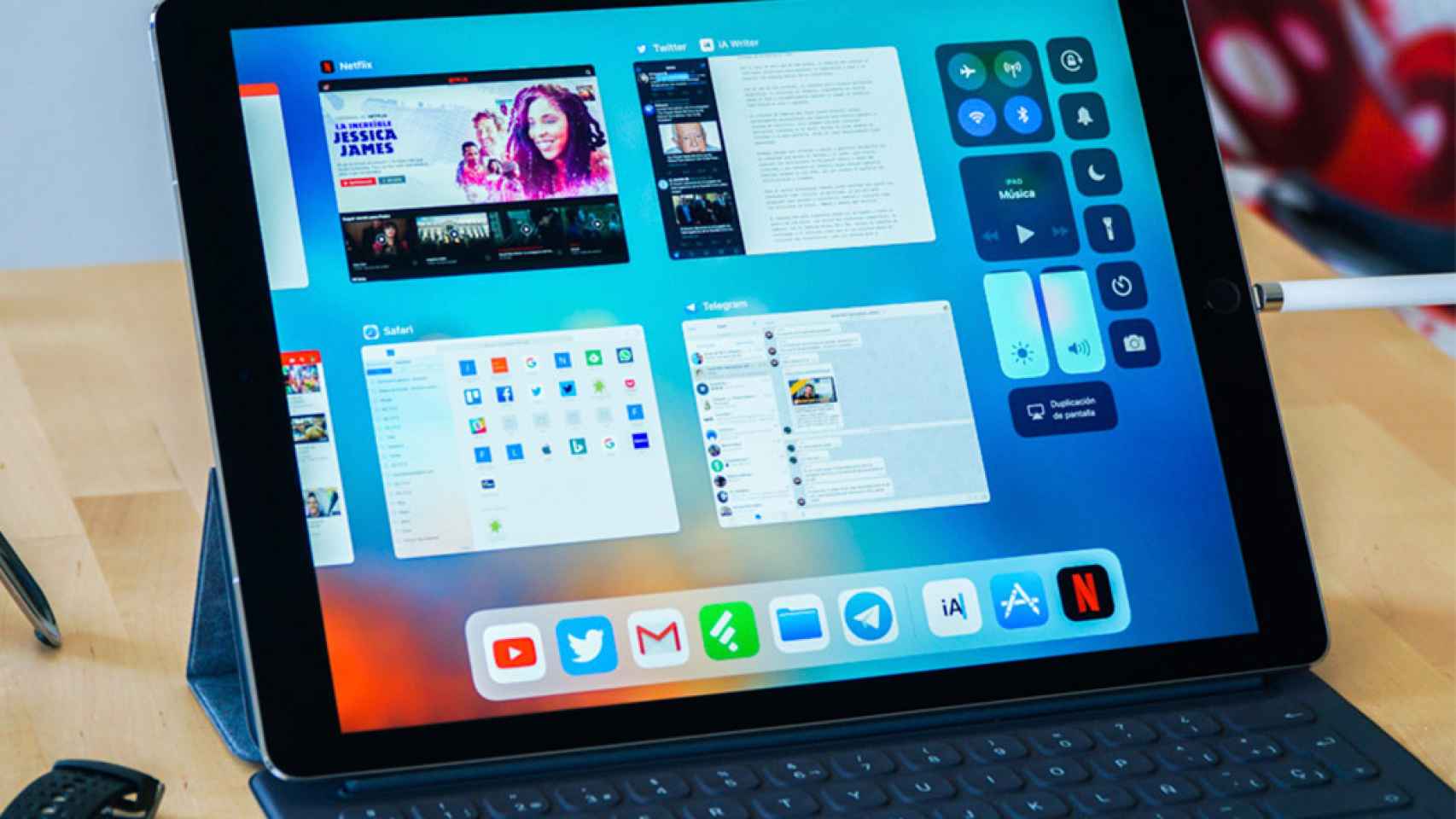 Accesorios clave para el iPad si lo quieres convertir en un portátil