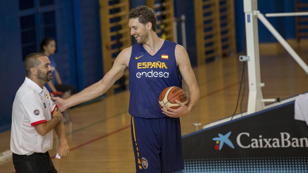 Jenaro Díaz con Pau Gasol, uno de sus jugadores fetiche.