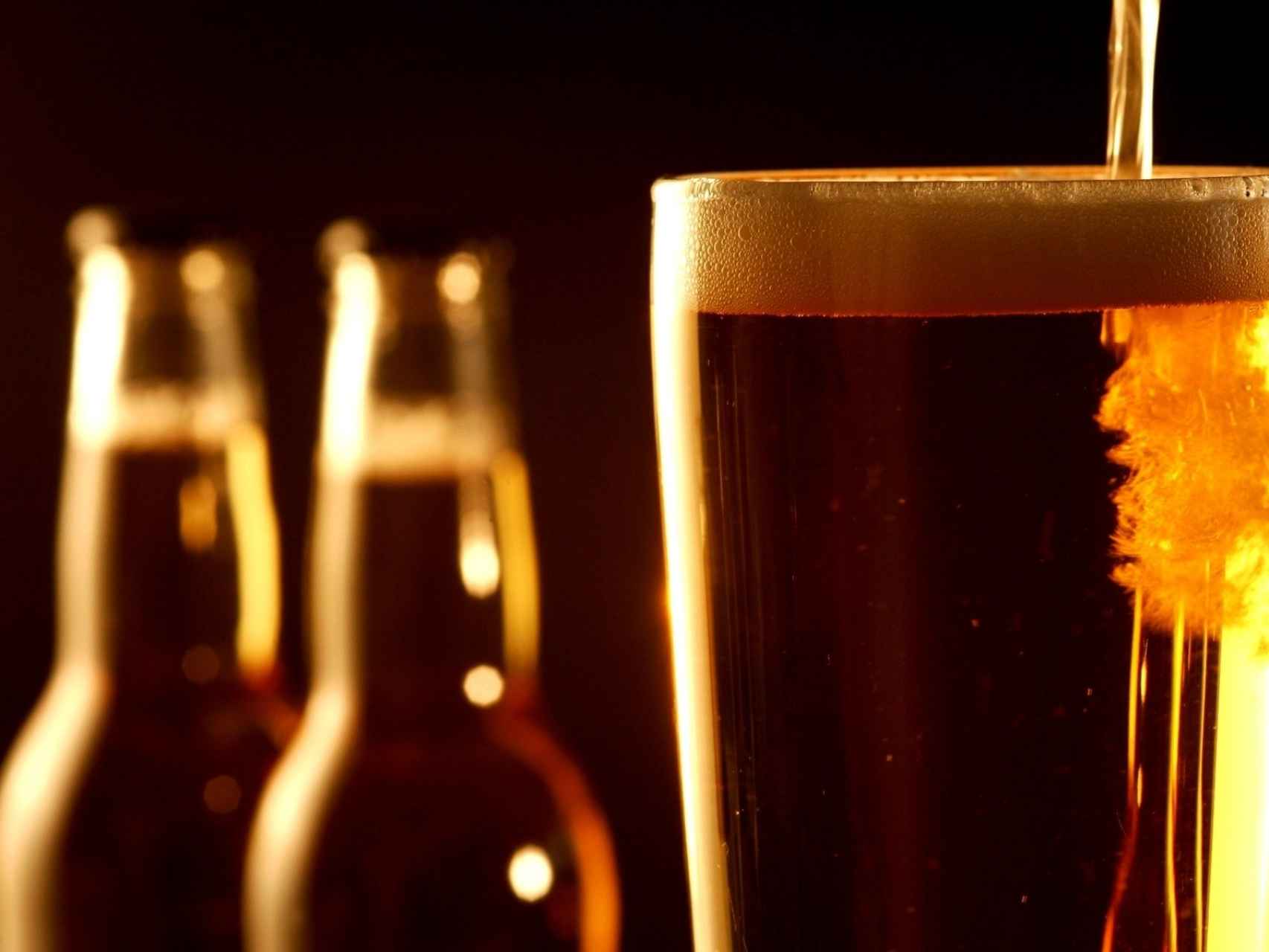 La mayoría de cervezas se fermentan con la ayuda de levaduras como la Saccharomyces cerevisiae.