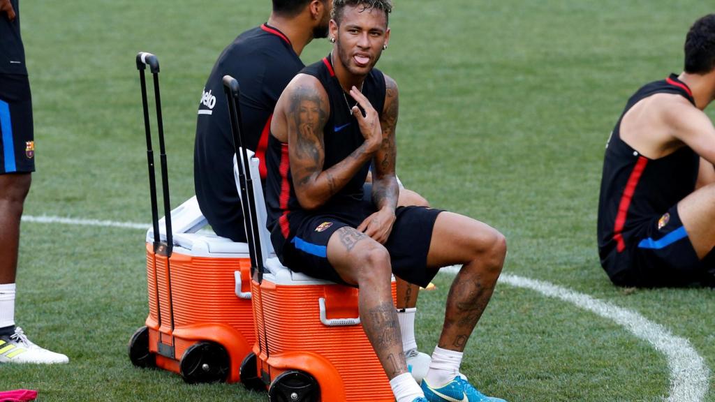 Neymar, durante un entrenamiento con el Barcelona.