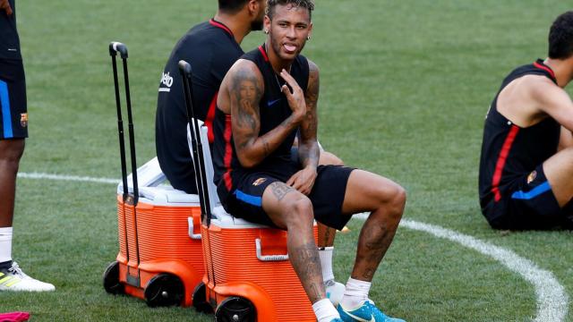 Neymar, durante un entrenamiento con el Barcelona.