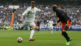 Cristiano Ronaldo dispara a puerta  Fotógrafo: Manu Laya / El Bernabéu