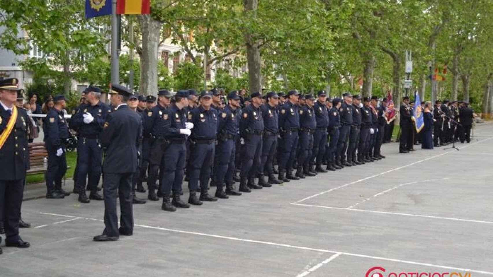 fernandez diaz bandera policia nacional valladolid 1