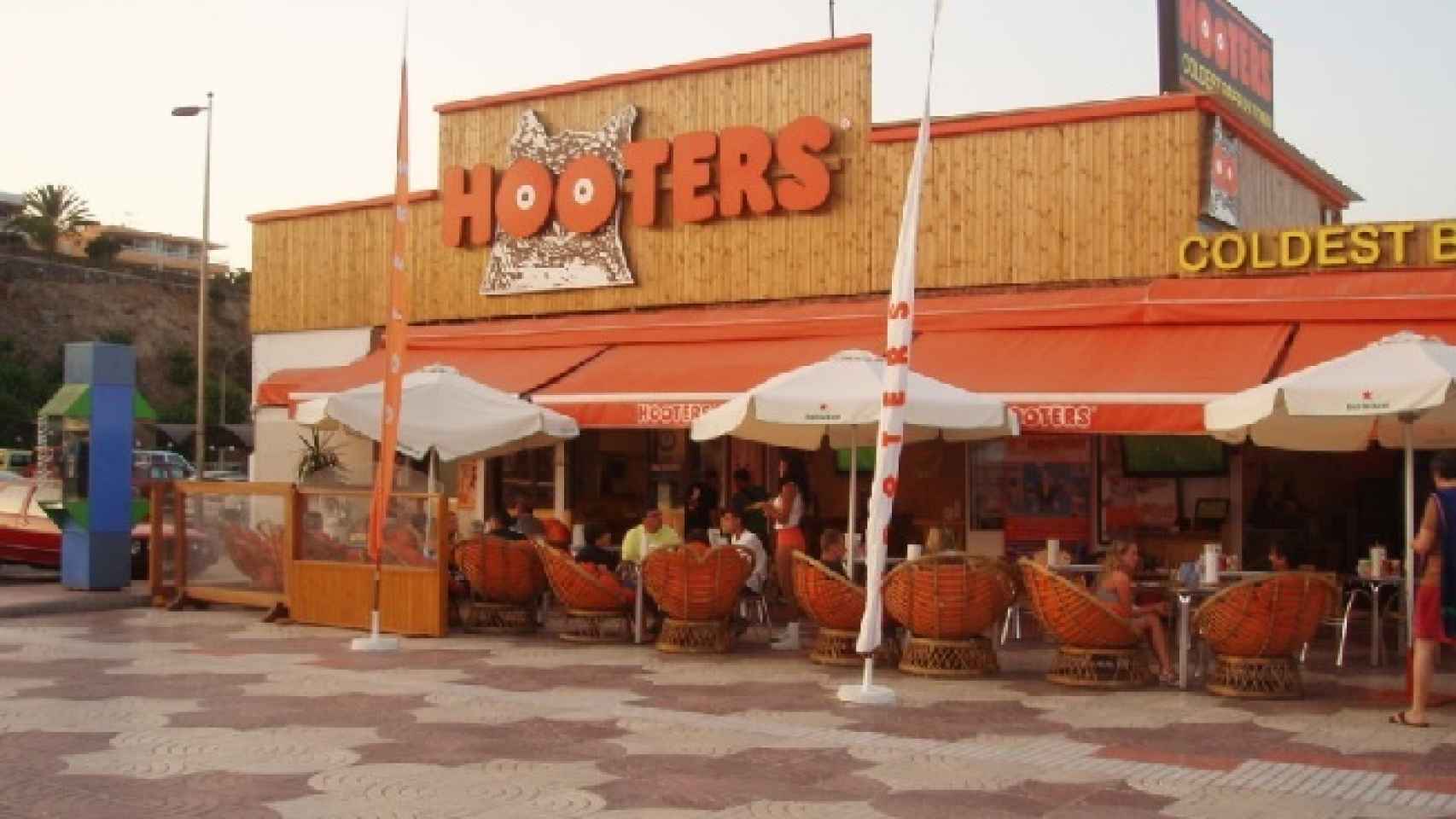 El restaurante que Hooters abrió en Canarias permaneció activo entre 2007 y 2010