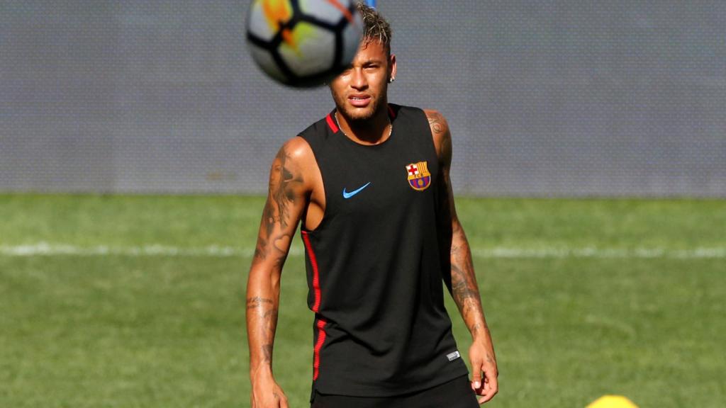 Neymar en un entrenamiento con el Barça.