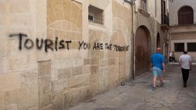 Imagen de las pintadas contra los turistas en Baleares.