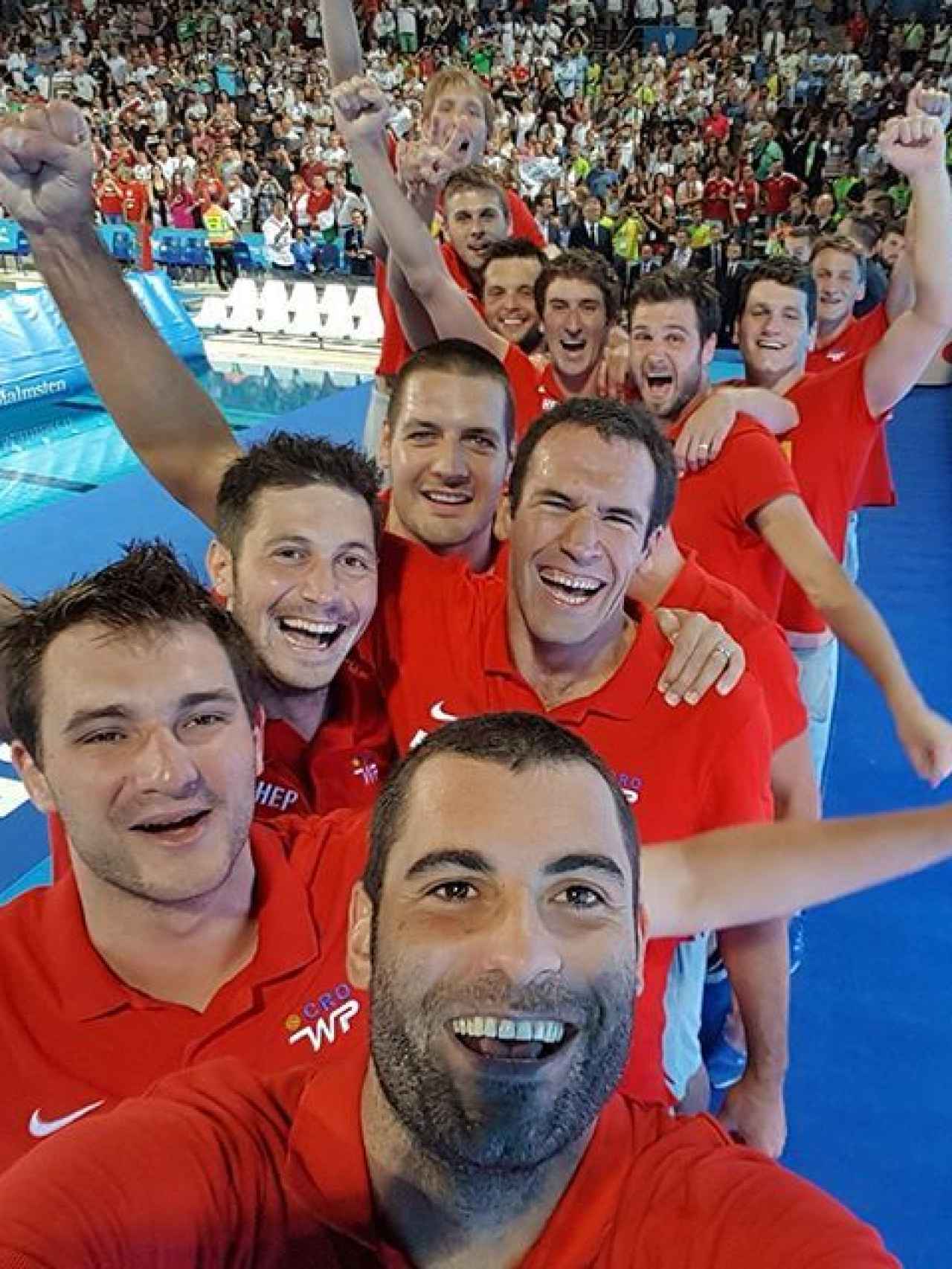 Selfie de Xavi García con sus compañeros tras ganar el oro mundial.