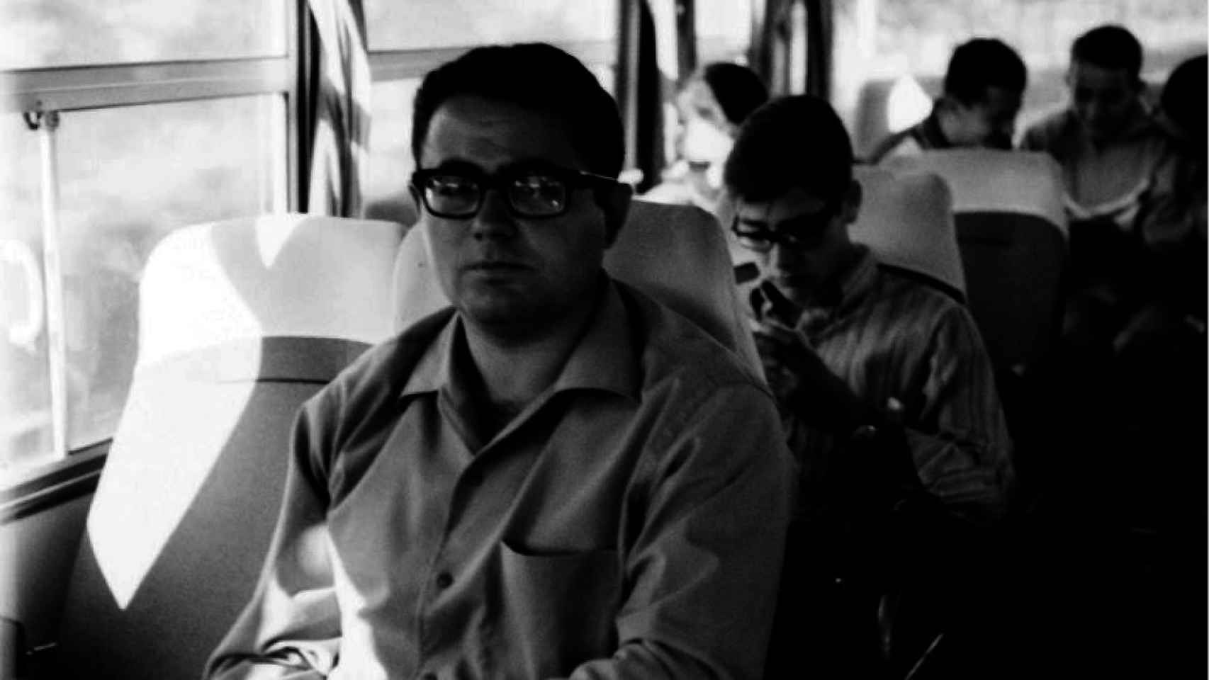 Eduardo Herrero en el autobús que utilizaban para desplazarse.