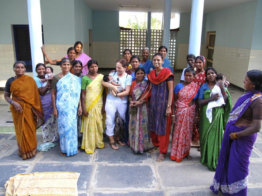 Una madrina española en el centro de planificación familiar de la Fundación, cerca de Anantapur.