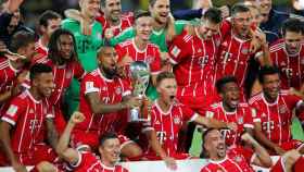 Los jugadores del Bayern celebran la Supercopa.