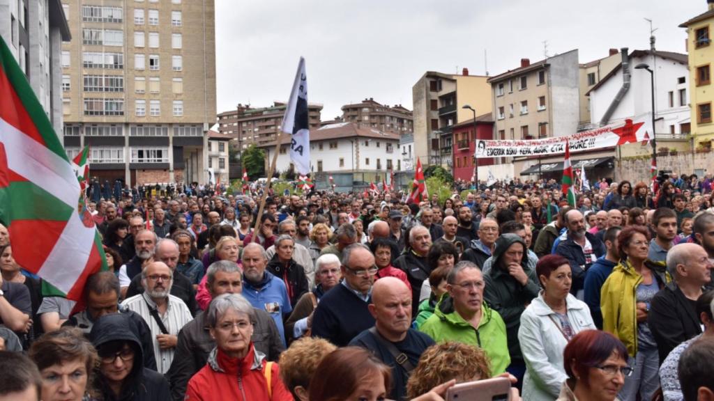 Un momento de los actos de homenaje del sábado en las calles de Galdakao.