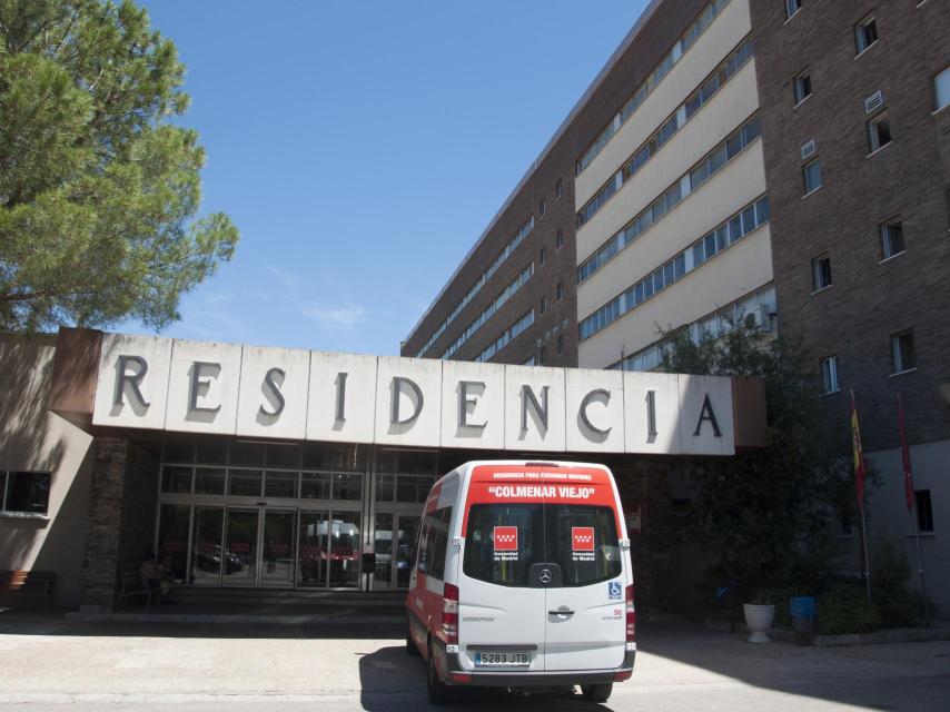 Imagen de la entrada de la residencia de ancianos de Colmenar Viejo.