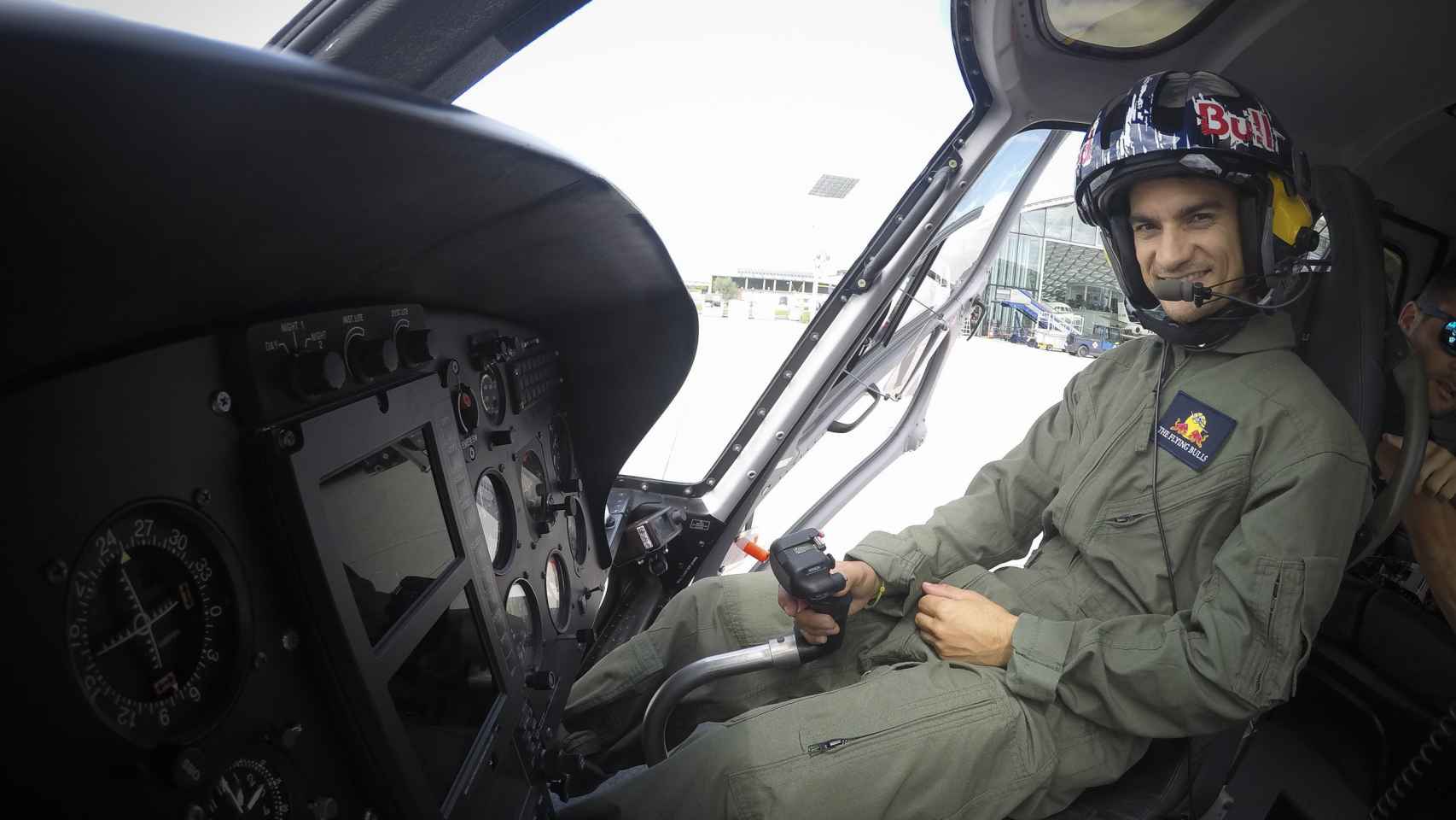 Dani Pedrosa en el helicóptero.