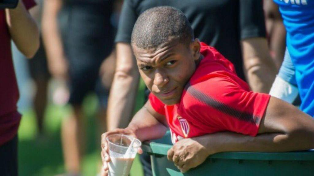 Mbappé, durante la pretemporada con el Mónaco. Foto Twitter (@KMbappé)