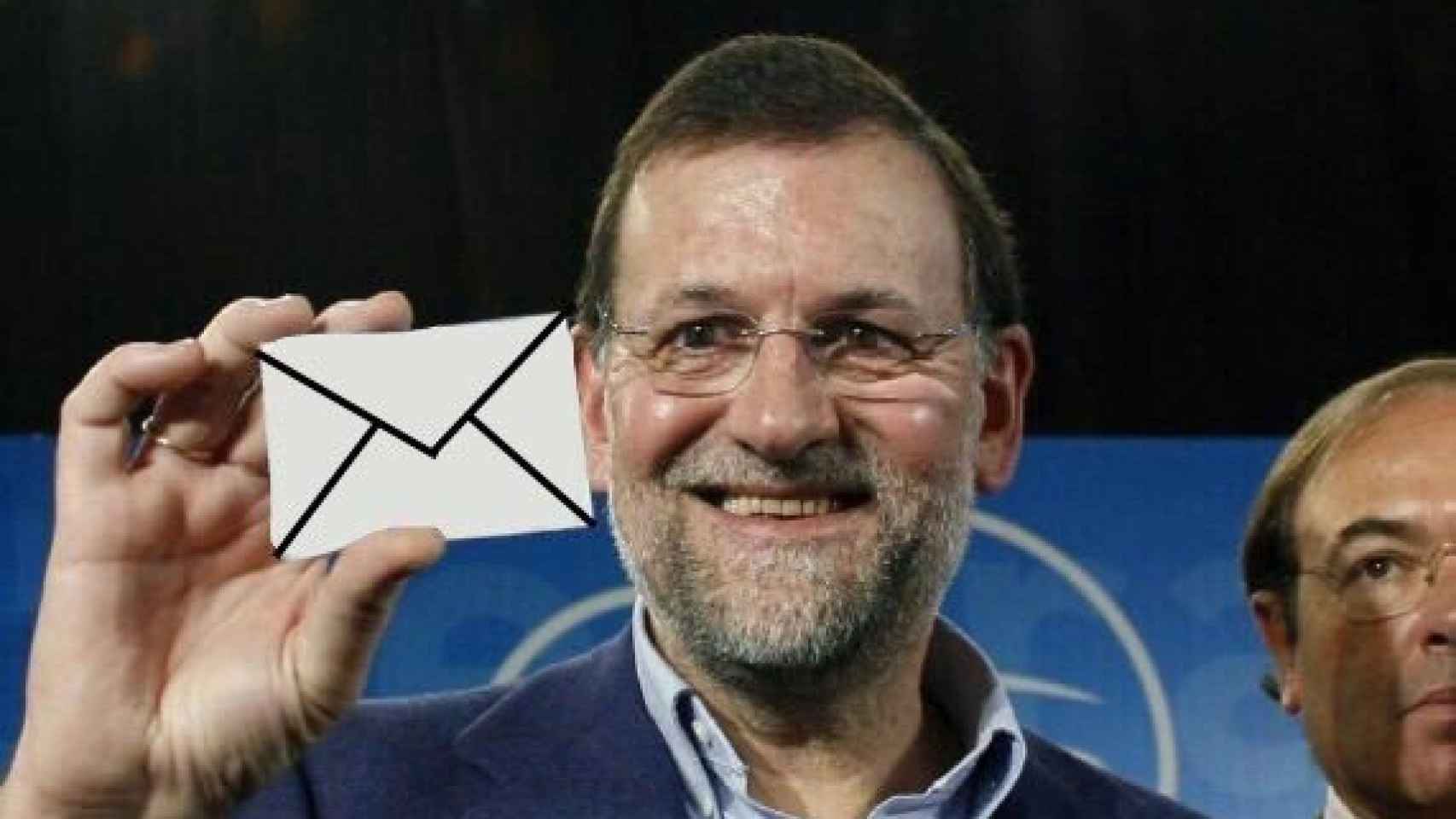 A Rajoy se le da muy bien ser un meme.