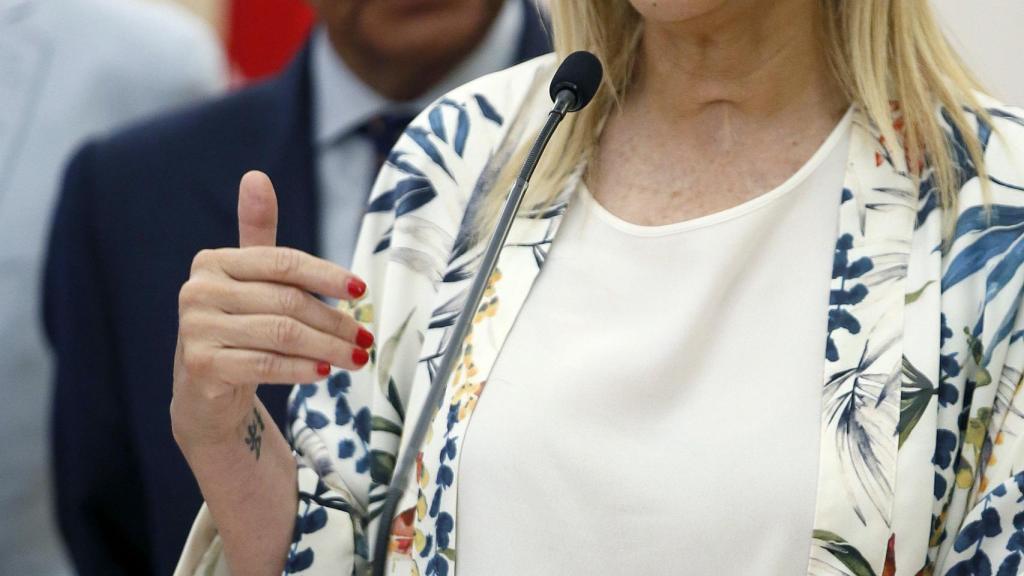 Cristina Cifuentes, tras una reunión del Colegio Oficial de Farmacéuticos de Madrid.