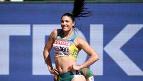 Michelle Jenneke, antes de su serie de los 100 metros vallas en Londres.