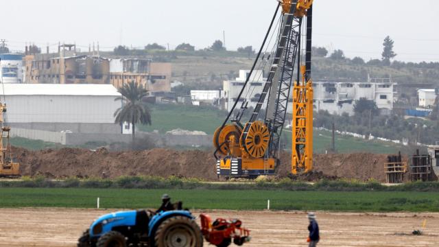 Obras de construcción en la frontera con la franja de Gaza