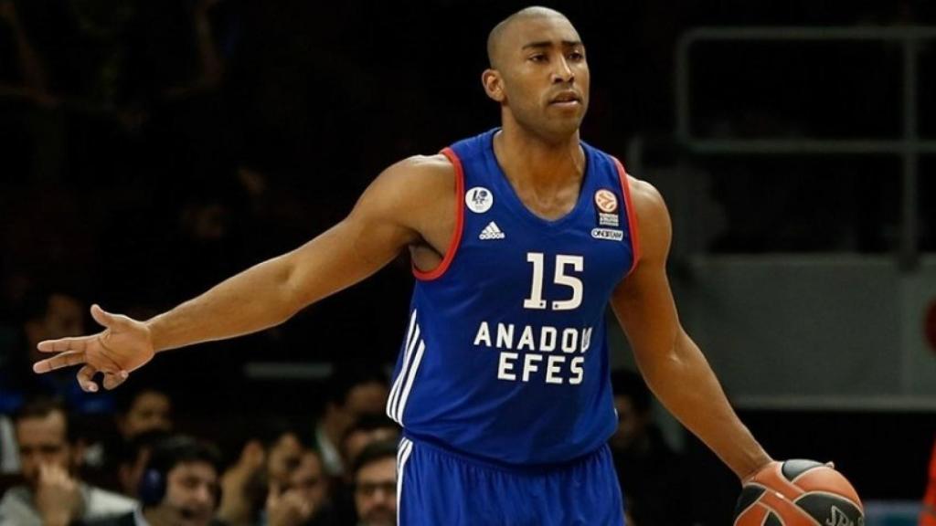 Granger, base que interesa al Real Madrid, jugando con el Anadolu Efes. Foto: euroleague.net