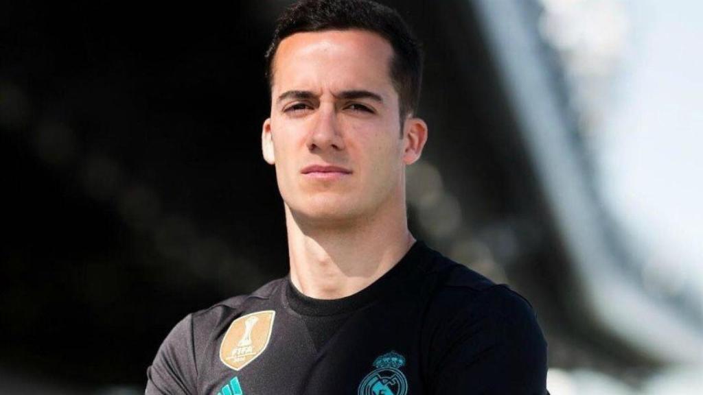 Lucas Vázquez, con la equipación nueva del Madrid.