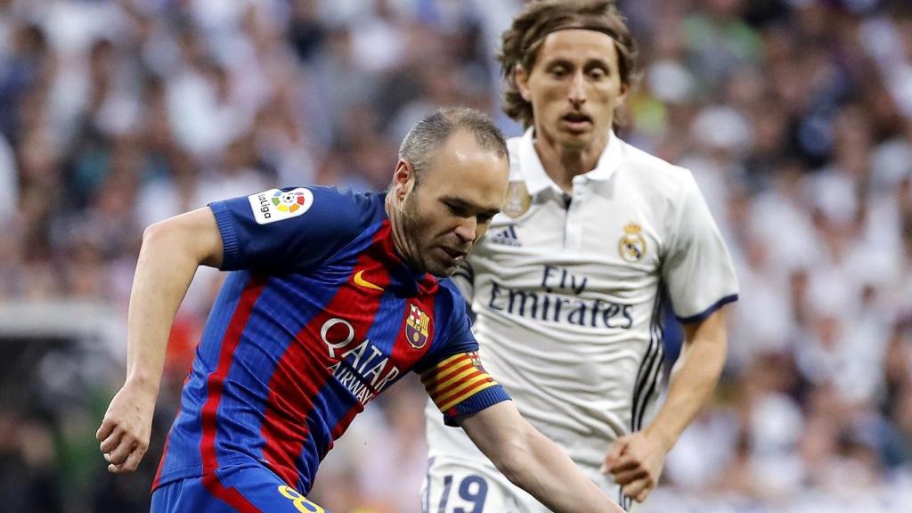 Iniesta y Modric en un Clásico reciente.