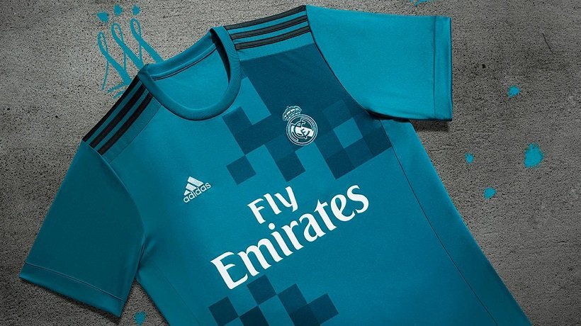 El Real Madrid no vistió de blanco en el Camp Nou y estrenó nueva camiseta