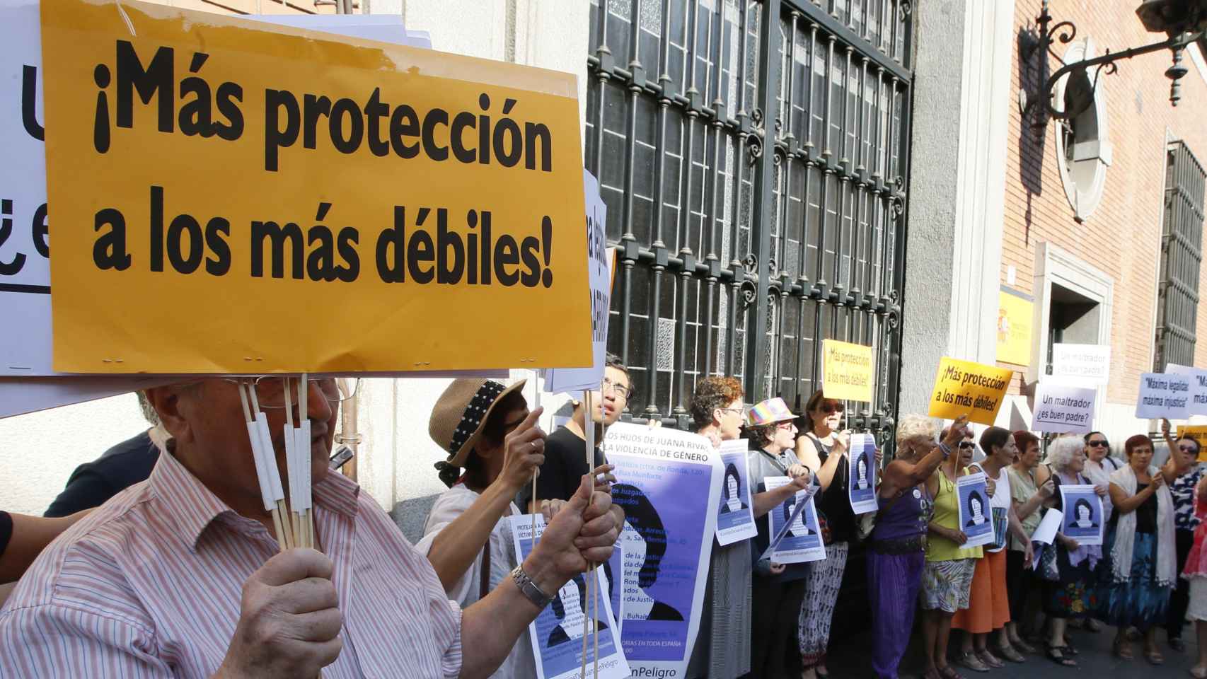 Plataformas en apoyo a Juana Rivas protestan en varias ciudades del país.
