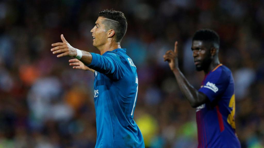 Ronaldo protestando durante el encuentro.