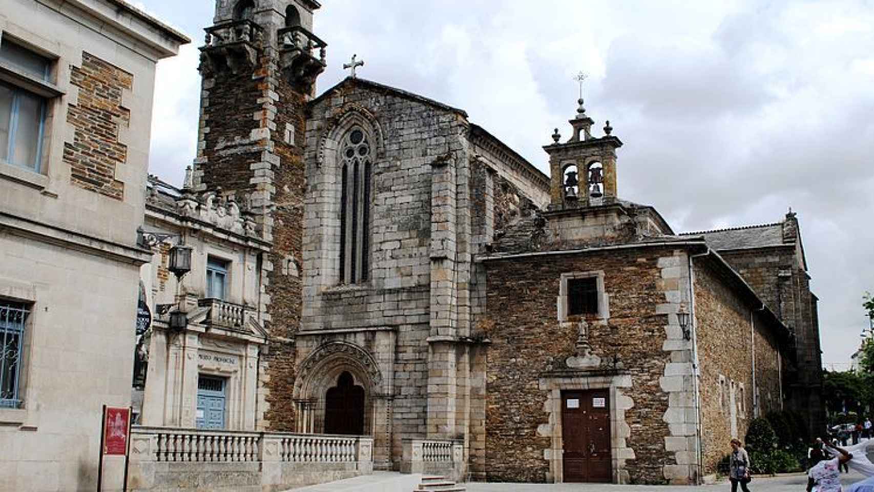 Exterior de la Iglesia de San Pedro de Lugo, donde ha tenido lugar la ceremonia.