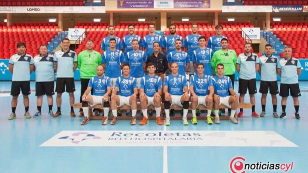 foto plantilla atletico valladolid balonmano 1