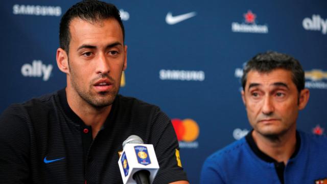 Busquets y Valverde en una rueda de prensa.