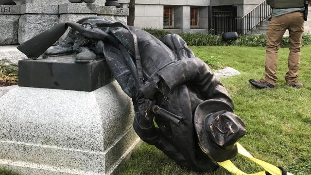 La estatua estaba situada frente al juzgado de Durham