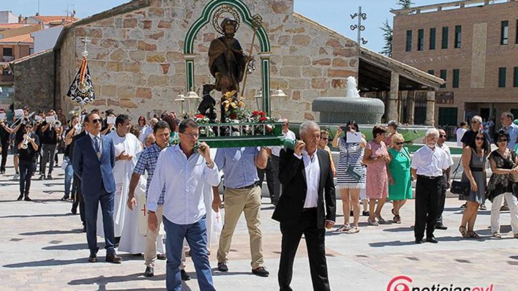 procesion san roque carbajosa 17 (17)