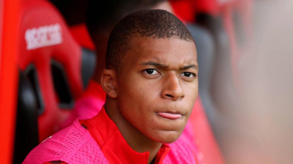 El jeque del PSG paraliza el fichaje de Mbappé. REUTERS