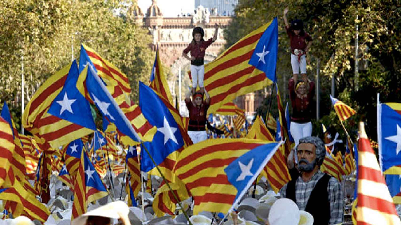 Actuación de 'castellers' en la manifestación independentista de la Diada de Cataluña de 2016.