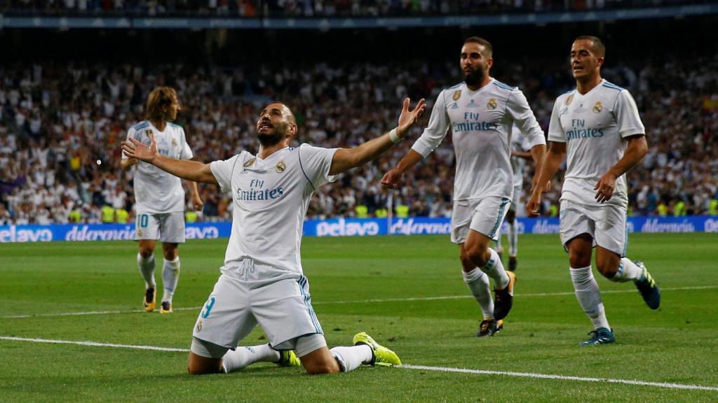 Benzema celebra su gol.