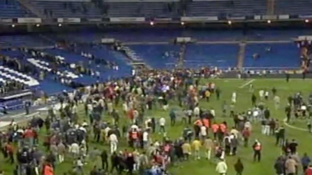 Santiago Bernabéu tras el aviso de bomba en 2004