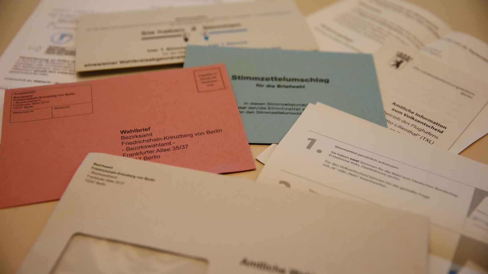 Las papeletas para las próximas elecciones generales en una oficina de correos de Berlín