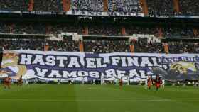 Pancarta del Real Madrid contra el Valencia. Fotógrafo: Manu Laya / El Bernabéu
