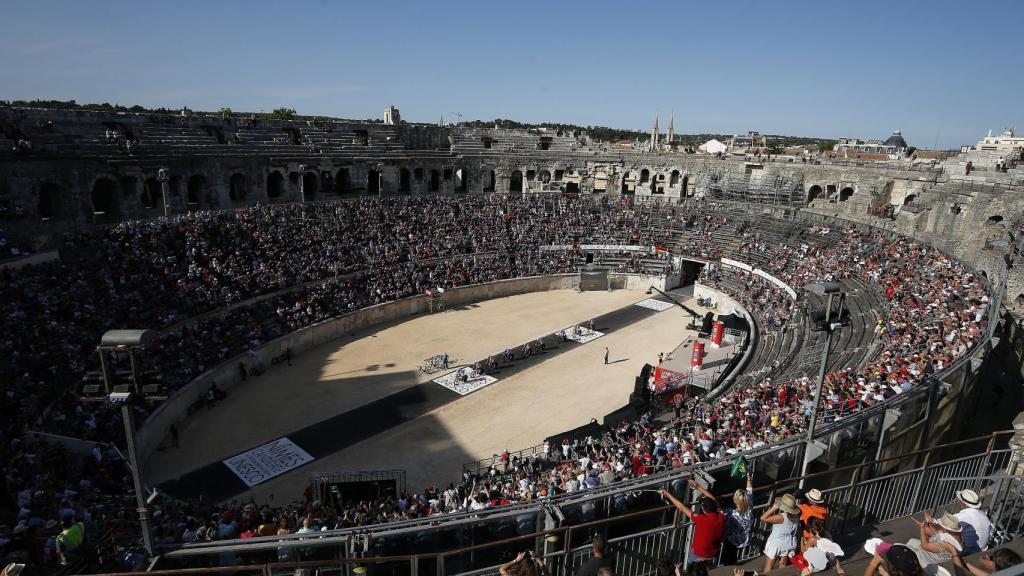 Imagen de Nimes durante la primera etapa de la Vuelta a España.