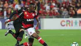 Vinicius ante Atlético Goianiense. Foto: Twitter (@Flamengo)