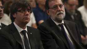 Puigdemont y Rajoy en la misa por las víctimas celebrada en la Sagrada Familia.