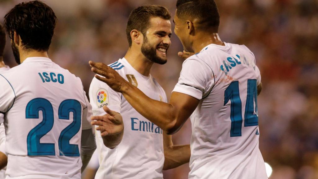 Casemiro celebra su gol con Nacho.